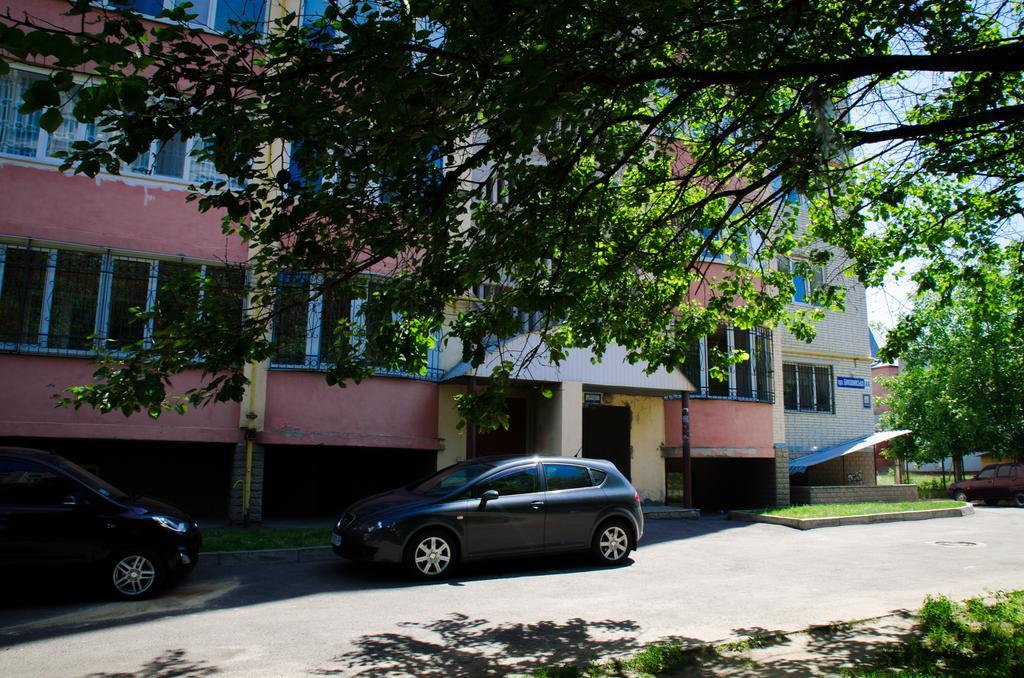 Babylon Apartment On Bukovinskaya Street リウネ エクステリア 写真